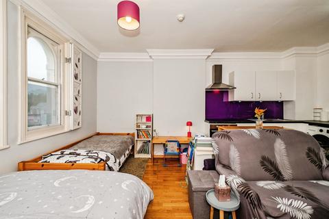 1 bedroom apartment for sale, Farncombe Road, Worthing