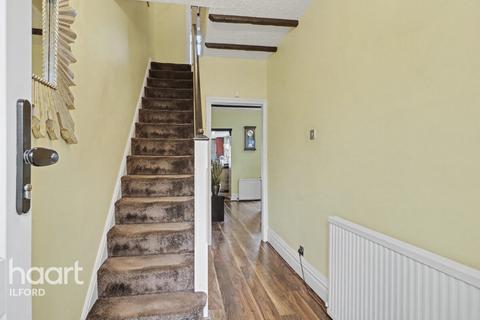 3 bedroom end of terrace house for sale, Coniston Avenue, Barking