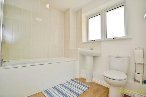 2 bedroom semi-detached house to rent, Vanoli Close, Saffron Walden CB11