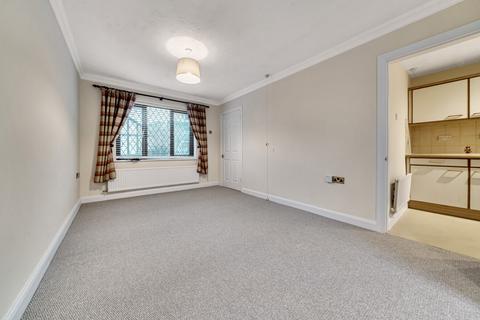 2 bedroom retirement property for sale, Fromow Gardens, Windlesham, Surrey, GU20