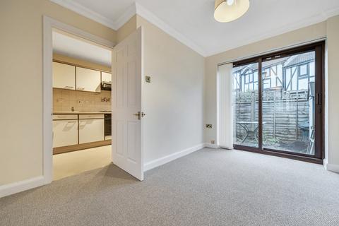 2 bedroom retirement property for sale, Fromow Gardens, Windlesham, Surrey, GU20