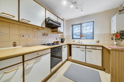 2 bedroom retirement property for sale, Fromow Gardens, Windlesham, Surrey, GU20