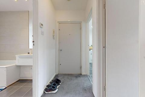 1 bedroom flat to rent, Gloucester Terrace, London W2