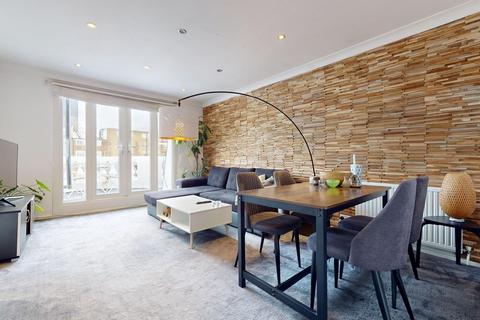 1 bedroom flat to rent, Gloucester Terrace, London W2