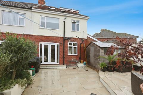 4 bedroom semi-detached house for sale, Bury Close, Gosport
