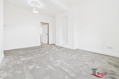 3 bedroom flat to rent, Churchfield Road, Acton, W3 6BY