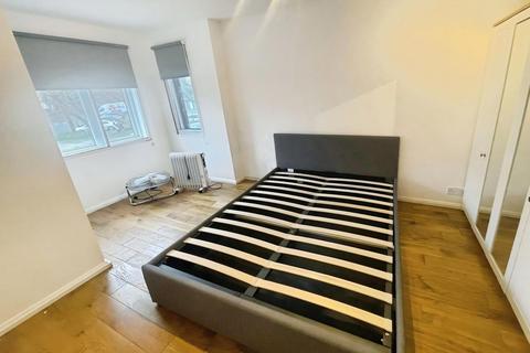 undefined, Dewberry Street, London E14