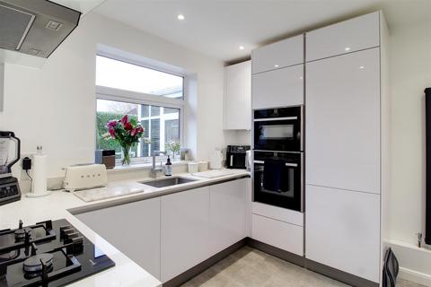 4 bedroom detached bungalow for sale, Hawkshead Road, Little Heath EN6