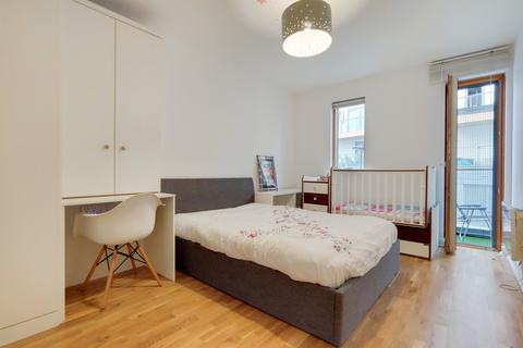 2 bedroom flat for sale, Crampton Street, LONDON