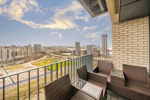 2 bedroom flat to rent, Botanic Square, London E14