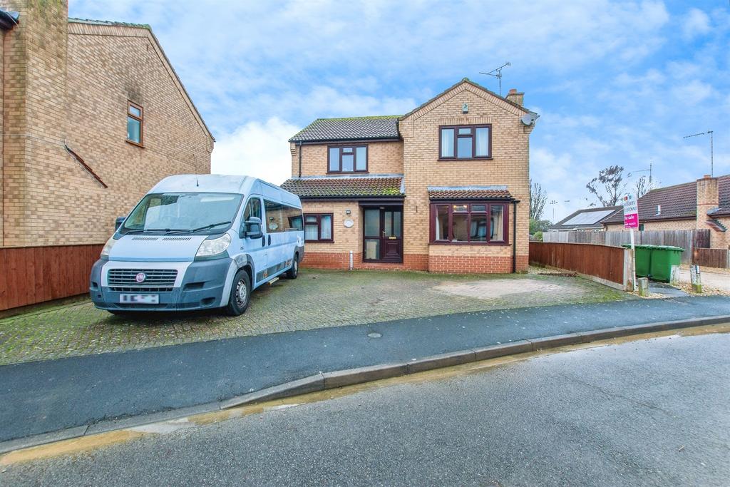 4 bedroom detached house for sale
