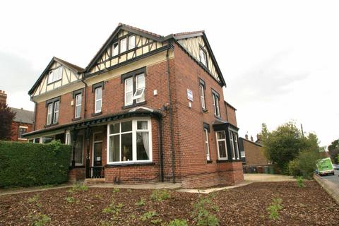 1 bedroom flat to rent, Hollyshaw Lane, Whitkirk, Leeds, LS15