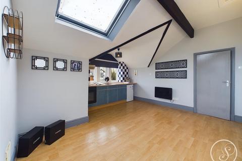 1 bedroom flat to rent, Hollyshaw Lane, Whitkirk, Leeds, LS15