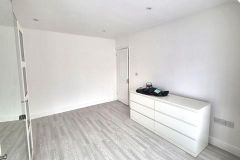 undefined, Mornington Crescent, Hounslow