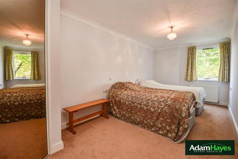 undefined, Sandringham Gardens, London N12