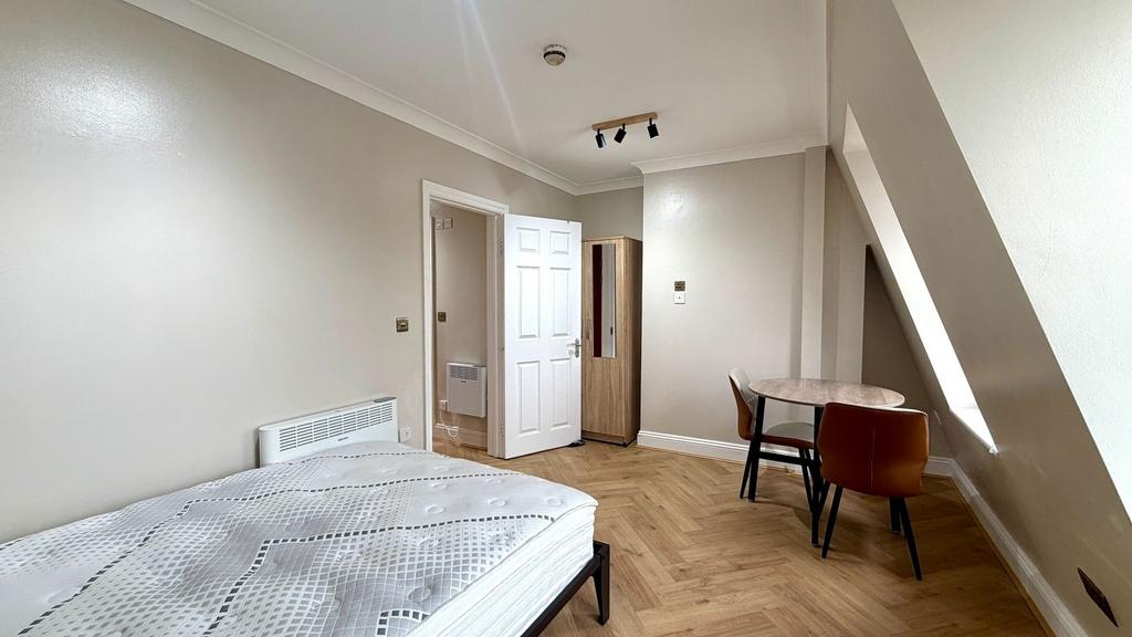 Apartment in London - View 2