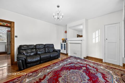 3 bedroom apartment for sale, Reform Street, London