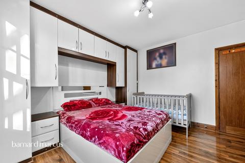 3 bedroom apartment for sale, Reform Street, London