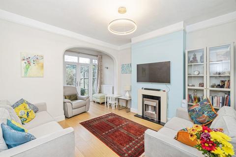 undefined, Avenue Rise, Bushey