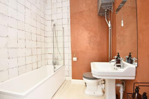 2 bedroom flat to rent, The Old School House, 37A Grove Road, HG1