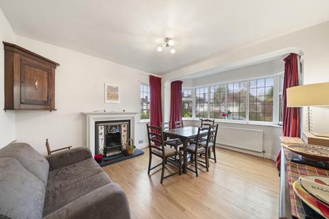 4 bedroom detached house for sale, Hillcrest Gardens, Hinchley Wood