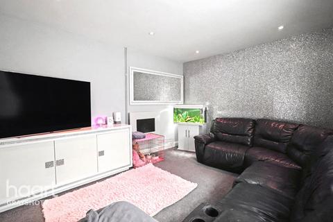 3 bedroom detached bungalow for sale, Chalet Hill, Bordon