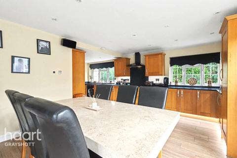 3 bedroom detached bungalow for sale, Chalet Hill, Bordon