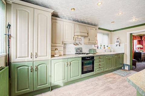 2 bedroom detached bungalow for sale, Benton Way, Rotherham, S61