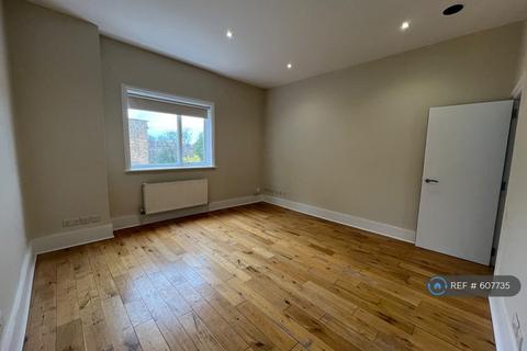 1 bedroom flat to rent, The Chase, London, SW4