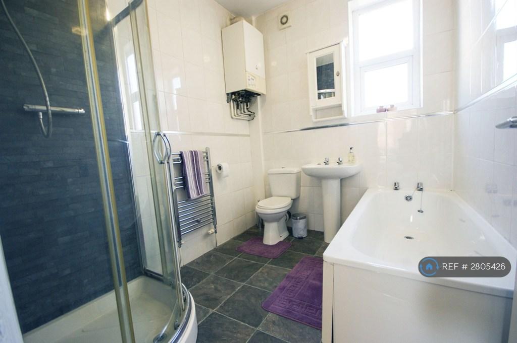 Bathroom 1, First Floor