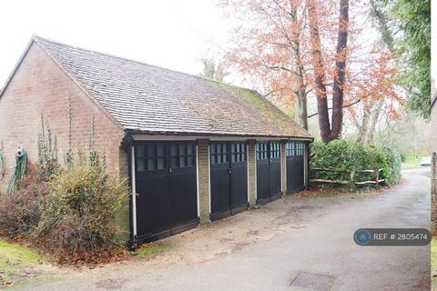 3 bedroom flat to rent, Levylsdene, Guildford, GU1