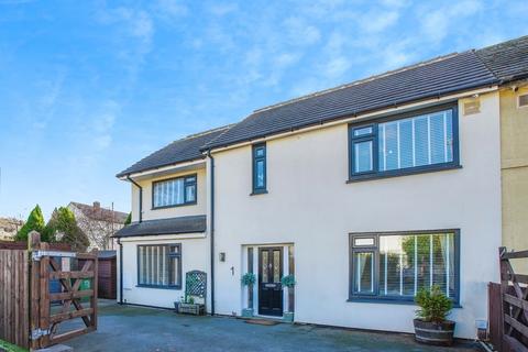 5 bedroom semi-detached house for sale, Deanswood Rise, Leeds