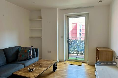 2 bedroom flat to rent, Scarlet Close, London, E20