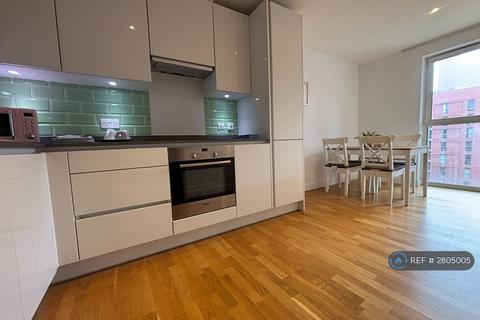 2 bedroom flat to rent, Scarlet Close, London, E20