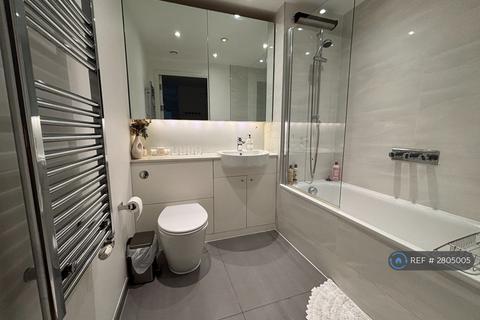 2 bedroom flat to rent, Scarlet Close, London, E20