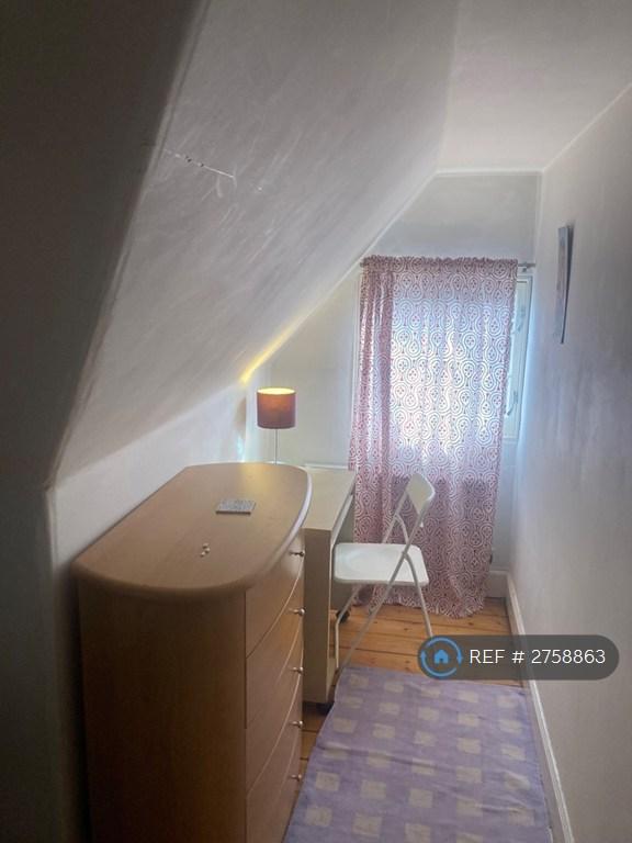 Alcove In Bedroom