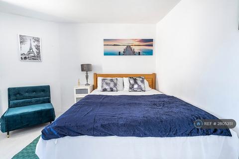 1 bedroom flat to rent, Mile End Road, London, E1