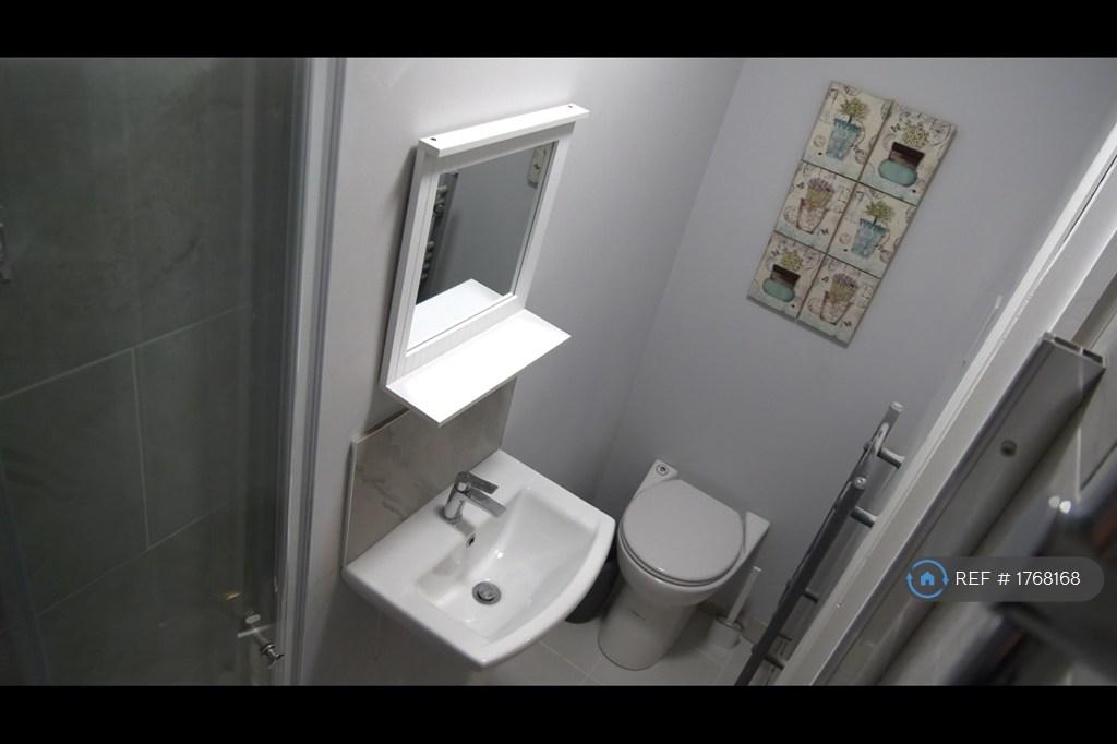 Room 3 Ensuite
