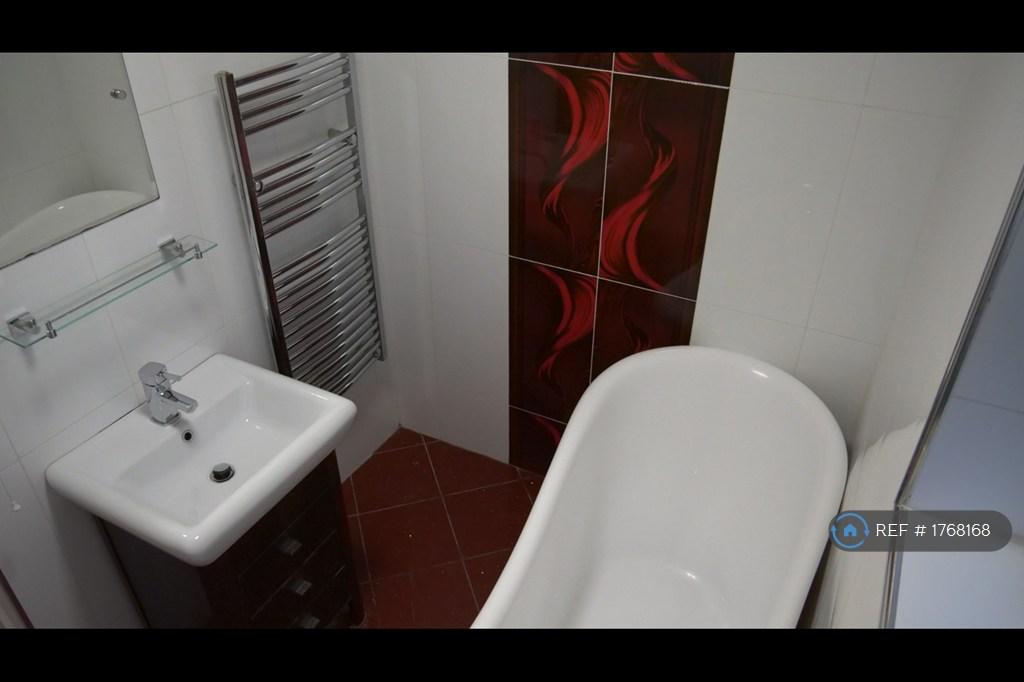 Bathroom To Room 4