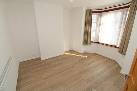 3 bedroom terraced house to rent, Coxwell Road, London SE18