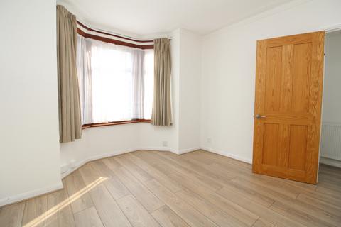 3 bedroom terraced house to rent, Coxwell Road, London SE18