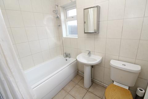 3 bedroom terraced house to rent, Coxwell Road, London SE18