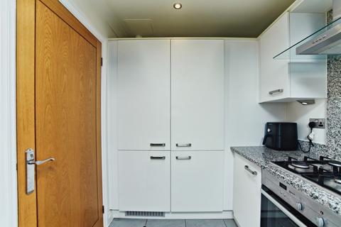 1 bedroom flat for sale, 20 Harestone Hill, Caterham, CR3