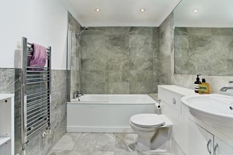 1 bedroom flat for sale, 20 Harestone Hill, Caterham, CR3