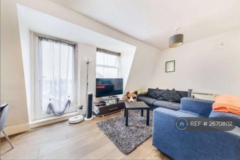 2 bedroom flat to rent, Lavender Hill, London, SW11
