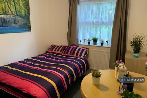 undefined, The Ridgeway, Enfield, EN2
