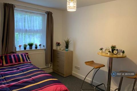 undefined, The Ridgeway, Enfield, EN2