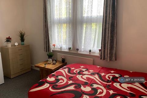 undefined, The Ridgeway, Enfield, EN2