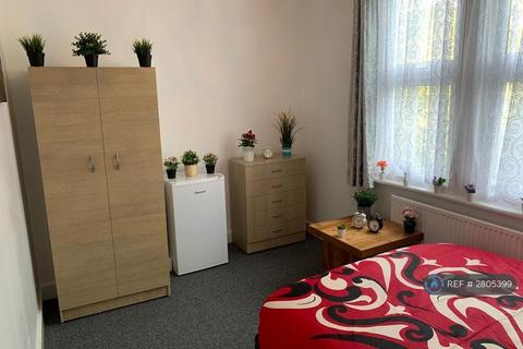 undefined, The Ridgeway, Enfield, EN2