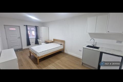 1 bedroom in a house share to rent, St Albans Road, Dartford, DA1